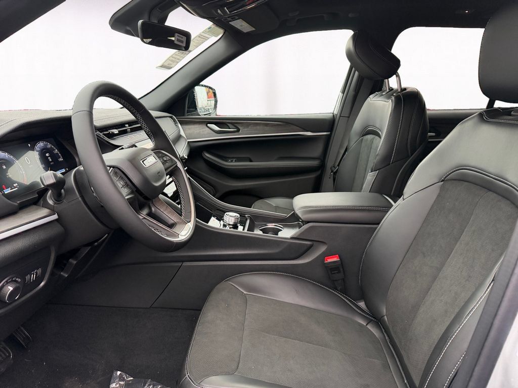 New 2026 Jeep Grand Cherokee Altitude AWD/4WD image 9