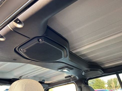 Used 2018 Jeep Wrangler Unlimited Rubicon image 11