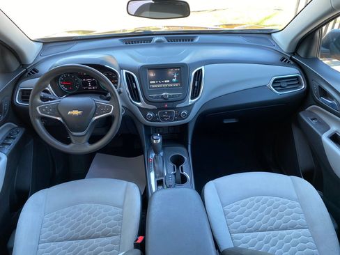 Used 2018 Chevrolet Equinox LS FWD image 4