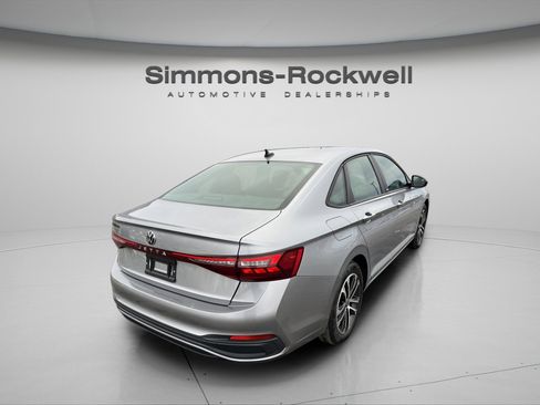 Used 2025 Volkswagen Jetta Sport image 7