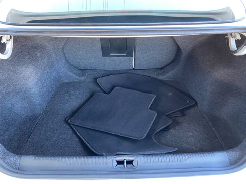 Used 2017 Chrysler 200 Limited Platinum image 9