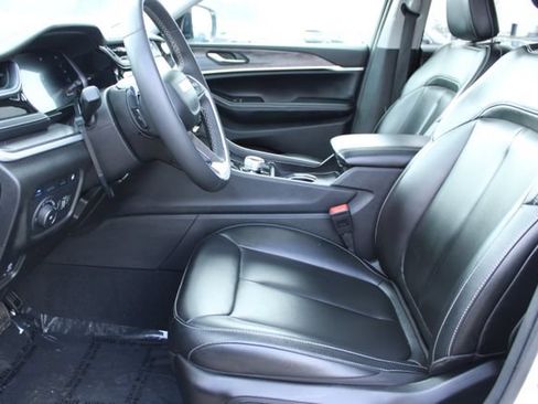 Used 2024 Jeep Grand Cherokee Limited 4xe AWD/4WD image 35