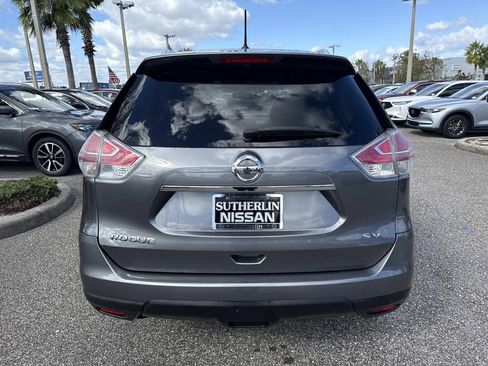 Used 2016 Nissan Rogue SV image 6