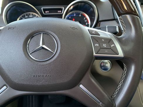 Used 2015 Mercedes-Benz ML 350 SUV image 21