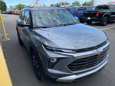 New 2026 Chevrolet TrailBlazer LT w/ Convenience Package image 3