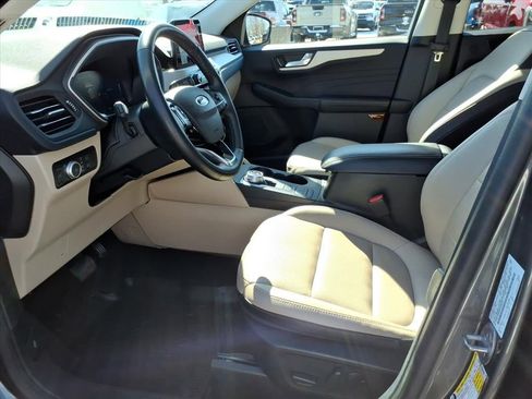 Used 2022 Ford Escape SEL w/ Technology Package image 11