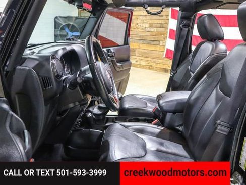 Used 2017 Jeep Wrangler Unlimited Sahara image 9