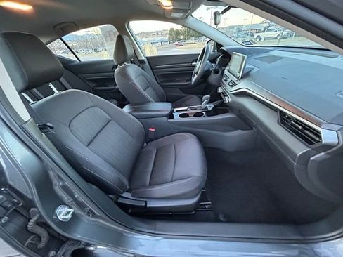 Used 2024 Nissan Altima 2.5 SV image 29