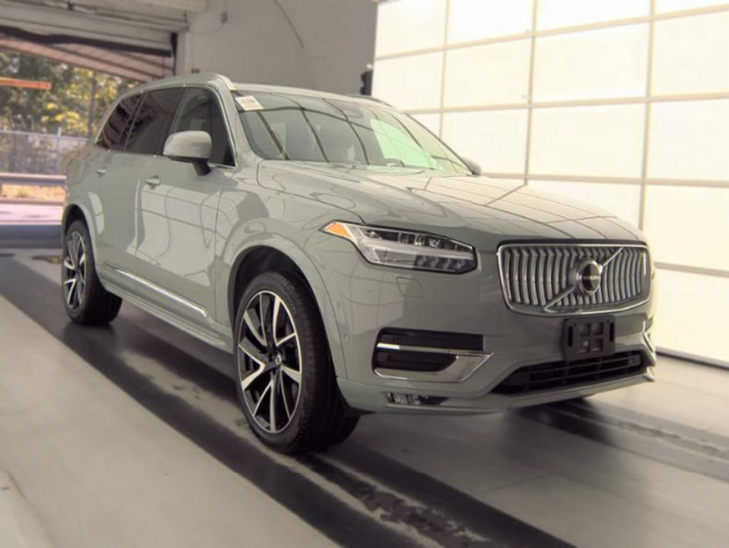 Used 2025 Volvo XC90 B6 Plus w/ Protection Package Premier AWD/4WD image 4