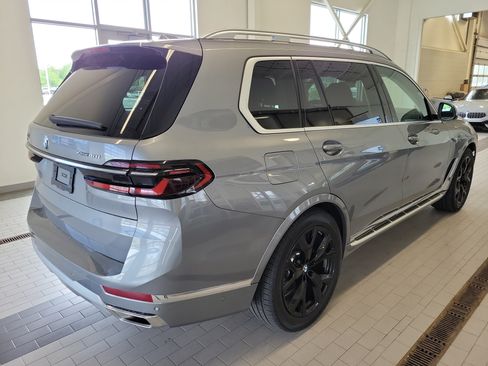 Used 2025 BMW X7 xDrive40i AWD/4WD image 5