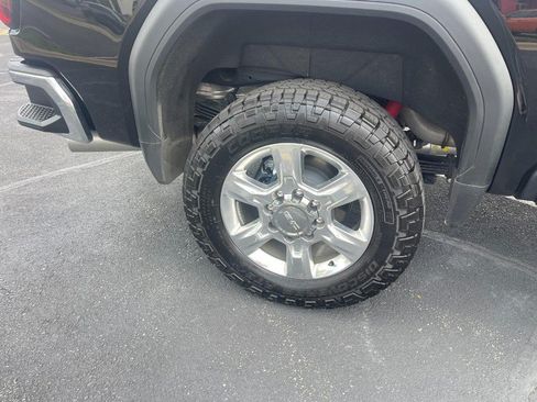 Used 2022 GMC Sierra 2500 SLE w/ SLE Value Package; AWD/4WD image 9