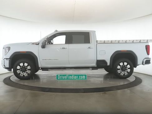 Used 2026 GMC Sierra 2500 Denali w/ Technology Package AWD/4WD image 9