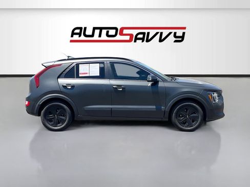Used 2023 Kia Niro EX FWD image 8