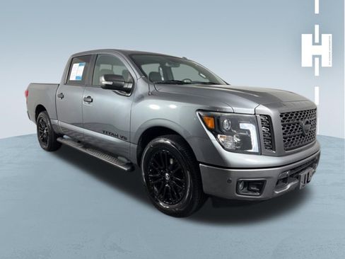 Used 2018 Nissan Titan SL w/ Midnight Edition RWD image 1