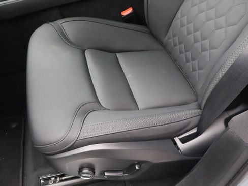 Certified 2025 Volvo XC90 B6 Plus image 17