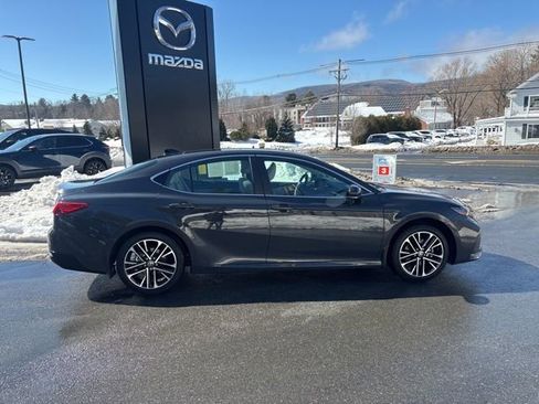 Used 2025 Toyota Camry XLE w/ Premium Plus Package image 9