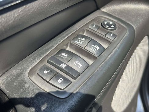 Used 2021 Jeep Grand Cherokee Limited AWD/4WD image 17