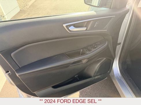 Used 2024 Ford Edge SEL image 15