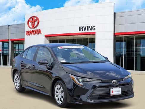Used 2023 Toyota Corolla LE FWD image 2