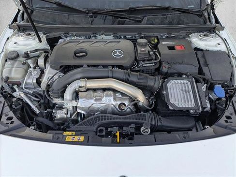 Used 2025 Mercedes-Benz CLA 250 image 21