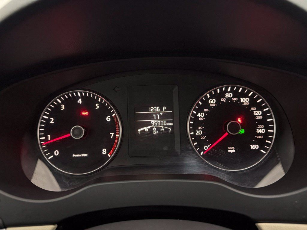 Used 2014 Volkswagen Jetta SEL FWD image 15