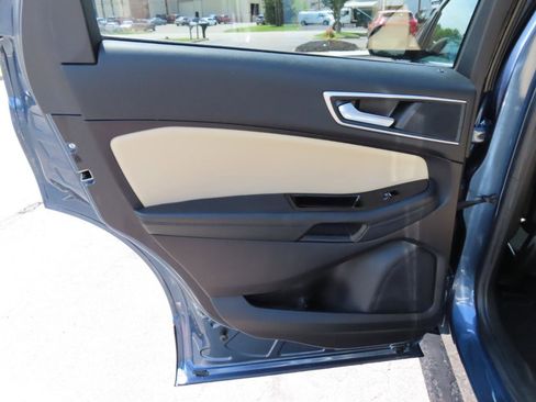Used 2019 Ford Edge SEL w/ Equipment Group 201A FWD image 18