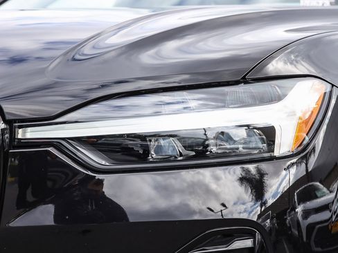 Used 2025 Volvo XC60 B5 Plus image 2