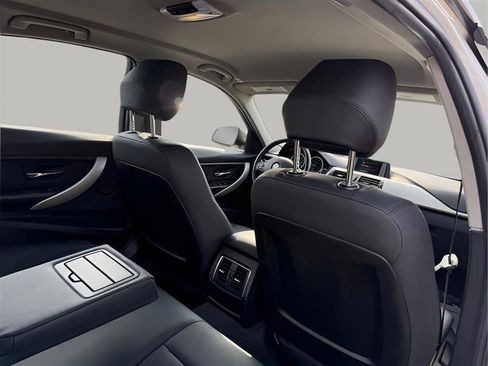 Used 2018 BMW 320i Sedan image 34