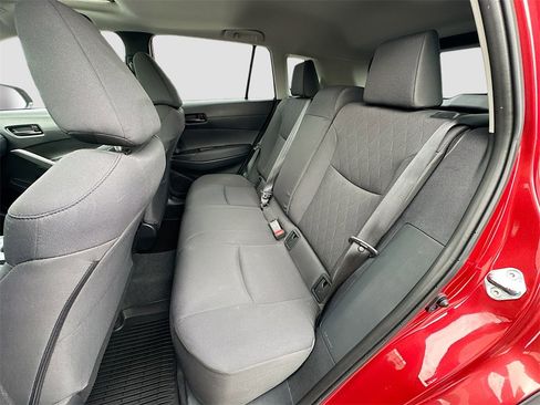 Used 2025 Toyota Corolla Cross LE w/ Moonroof Package image 24
