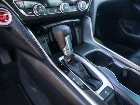 Used 2018 Honda Accord EX image 21