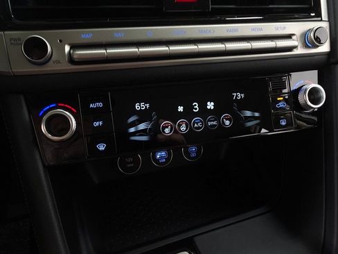 New 2025 Genesis G70 2.5T AWD/4WD image 19