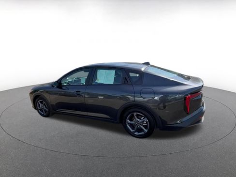 Used 2025 Kia K4 LXS image 10