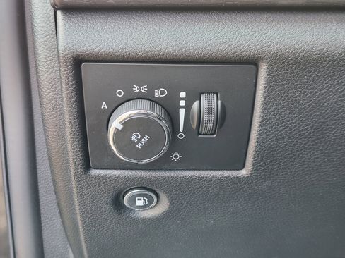 Used 2017 Jeep Grand Cherokee Altitude image 24