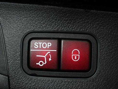 Certified 2023 Mercedes-Benz GLA 250 4MATIC image 31