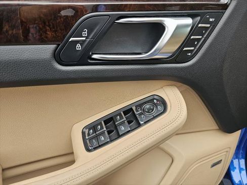 Used 2020 Porsche Macan S image 10