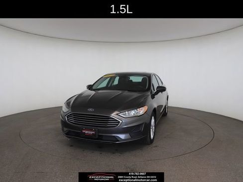 Used 2019 Ford Fusion SE image 1