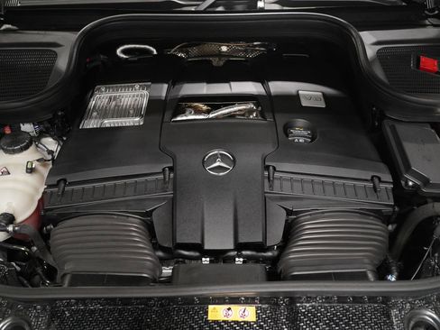 Certified 2024 Mercedes-Benz GLS 580 4MATIC image 34