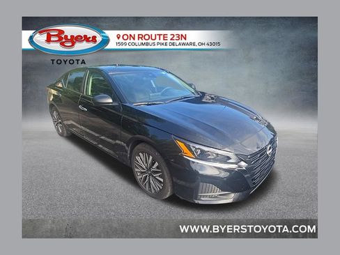 Used 2025 Nissan Altima 2.5 SV FWD image 1