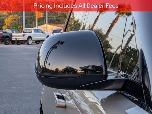 Used 2023 Land Rover Range Rover SE AWD/4WD image 12