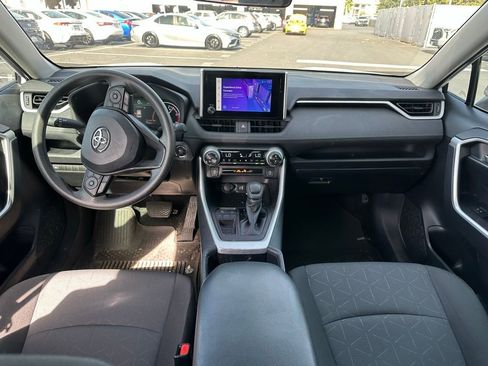 Used 2025 Toyota RAV4 XLE w/ Convenience Package image 10