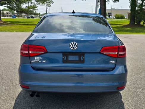 Used 2015 Volkswagen Jetta SE FWD image 4