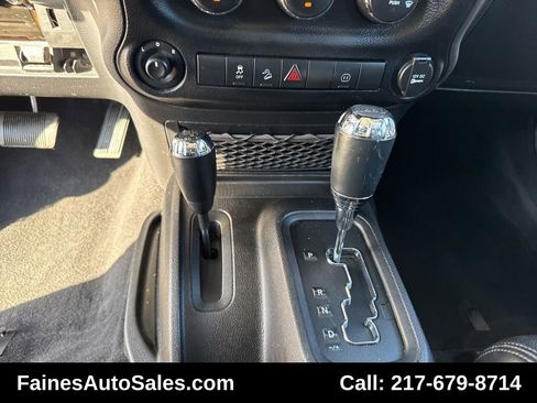 Used 2012 Jeep Wrangler Sahara w/ Dual Top Group image 63