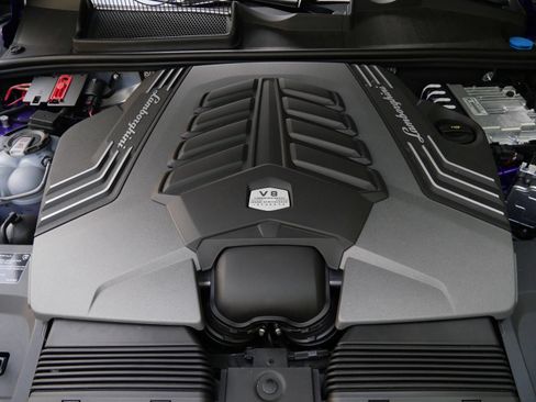 Used 2024 Lamborghini Urus Performante AWD/4WD image 41