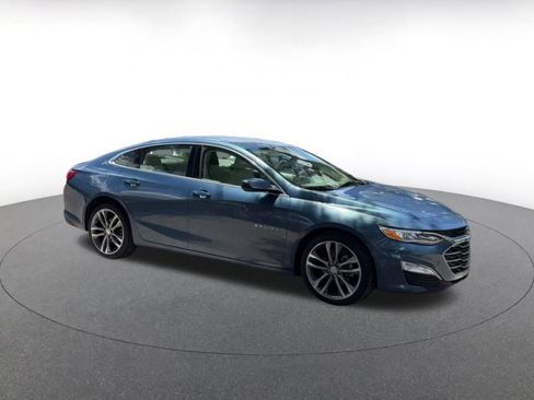 Used 2024 Chevrolet Malibu LT image 2