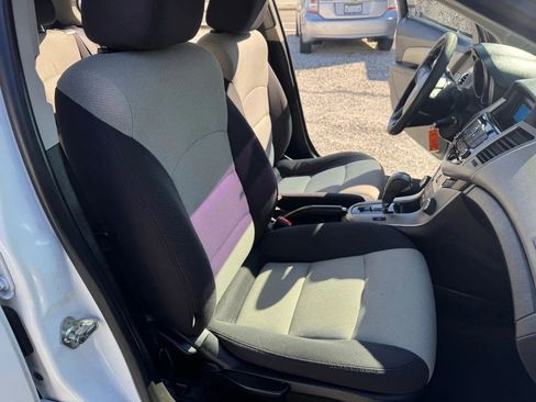 Used 2016 Chevrolet Cruze LS image 18