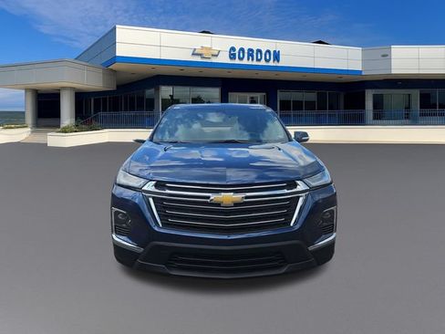 Used 2023 Chevrolet Traverse LT FWD image 9