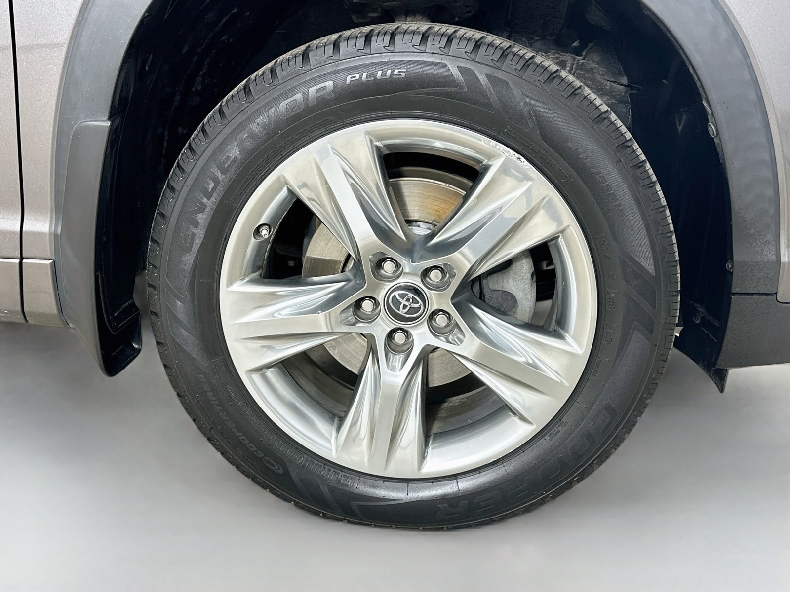 Used 2018 Toyota Highlander Limited AWD/4WD image 11