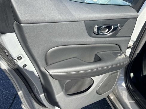 Used 2024 Volvo S60 B5 Plus image 24