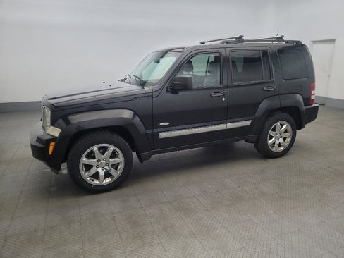 Used 2012 Jeep Liberty Sport image 2