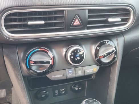 Used 2021 Hyundai Kona SE w/ Cargo Package image 24